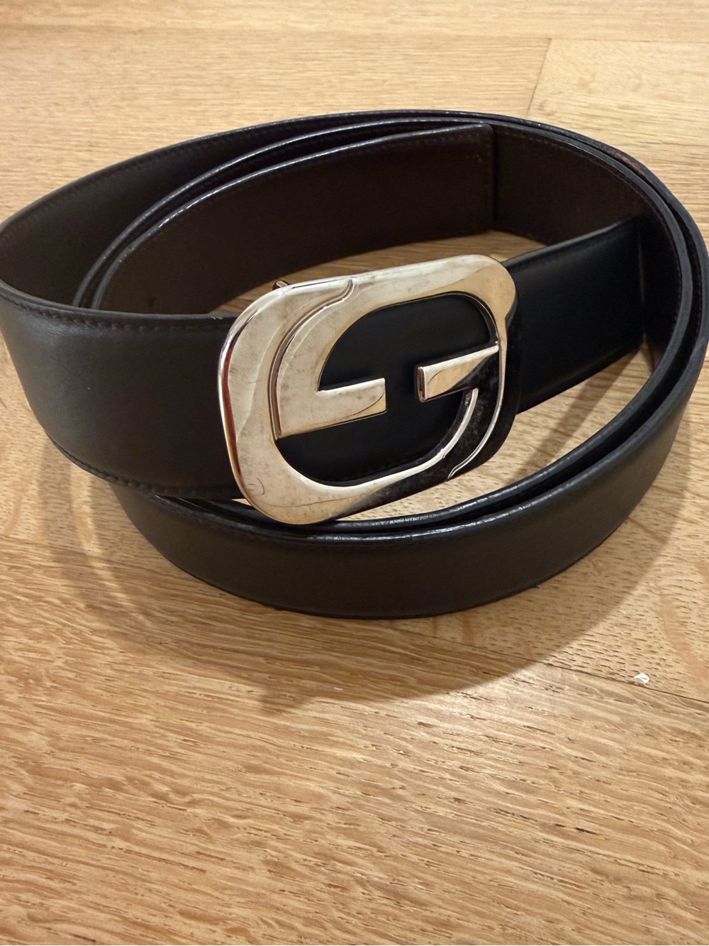 Authentic Gucci Men's Black Leather Belt with Silver G Buckle
